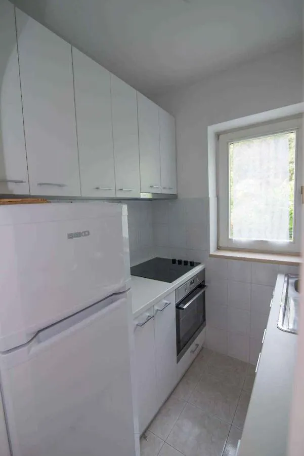 Apartment In Veli Losinj 34691