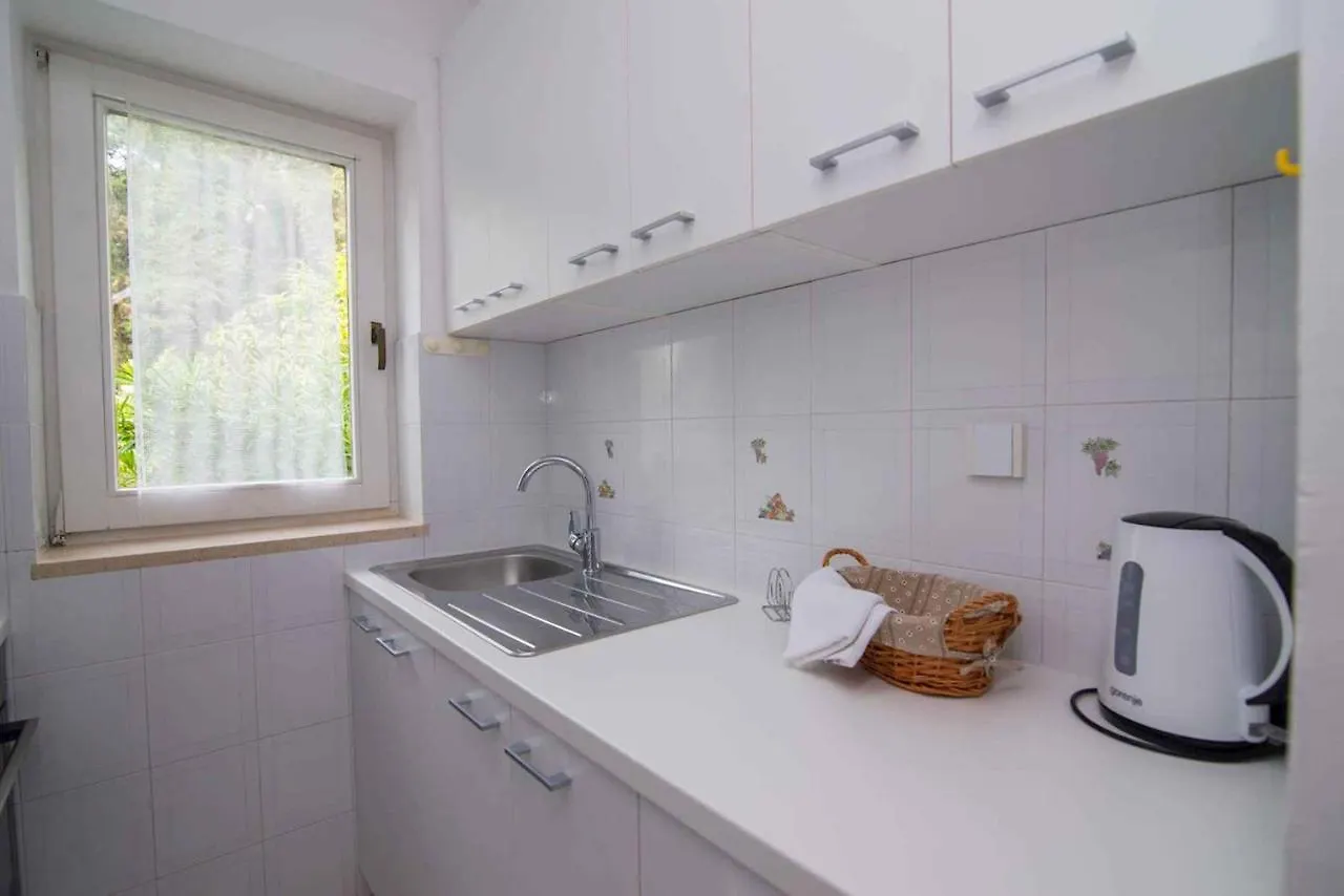 Apartment In Veli Losinj 34691