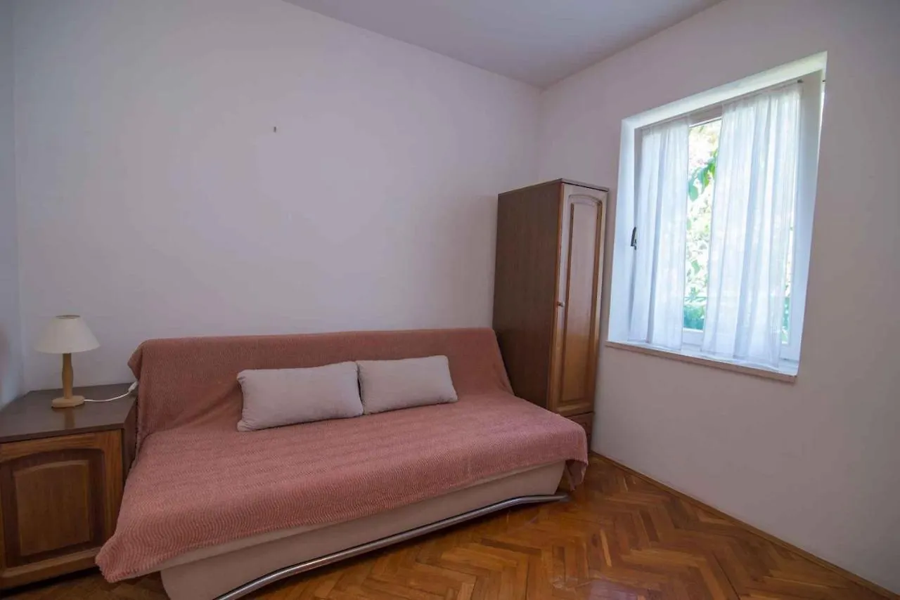 Apartment In Veli Losinj 34691